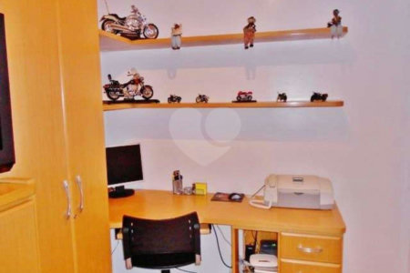 Casa à venda com 3 quartos, sendo 1 suíte, no condomínio Villaggio Di Firenze, São Paulo - SP