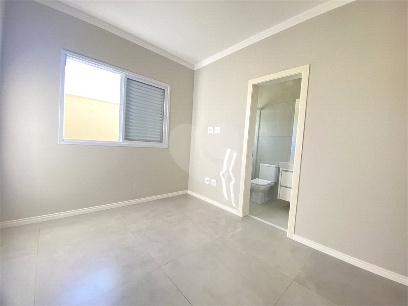 Casa à venda com 3 quartos, sendo 1 suíte, no condomínio Reserva Central Parque, Salto - SP