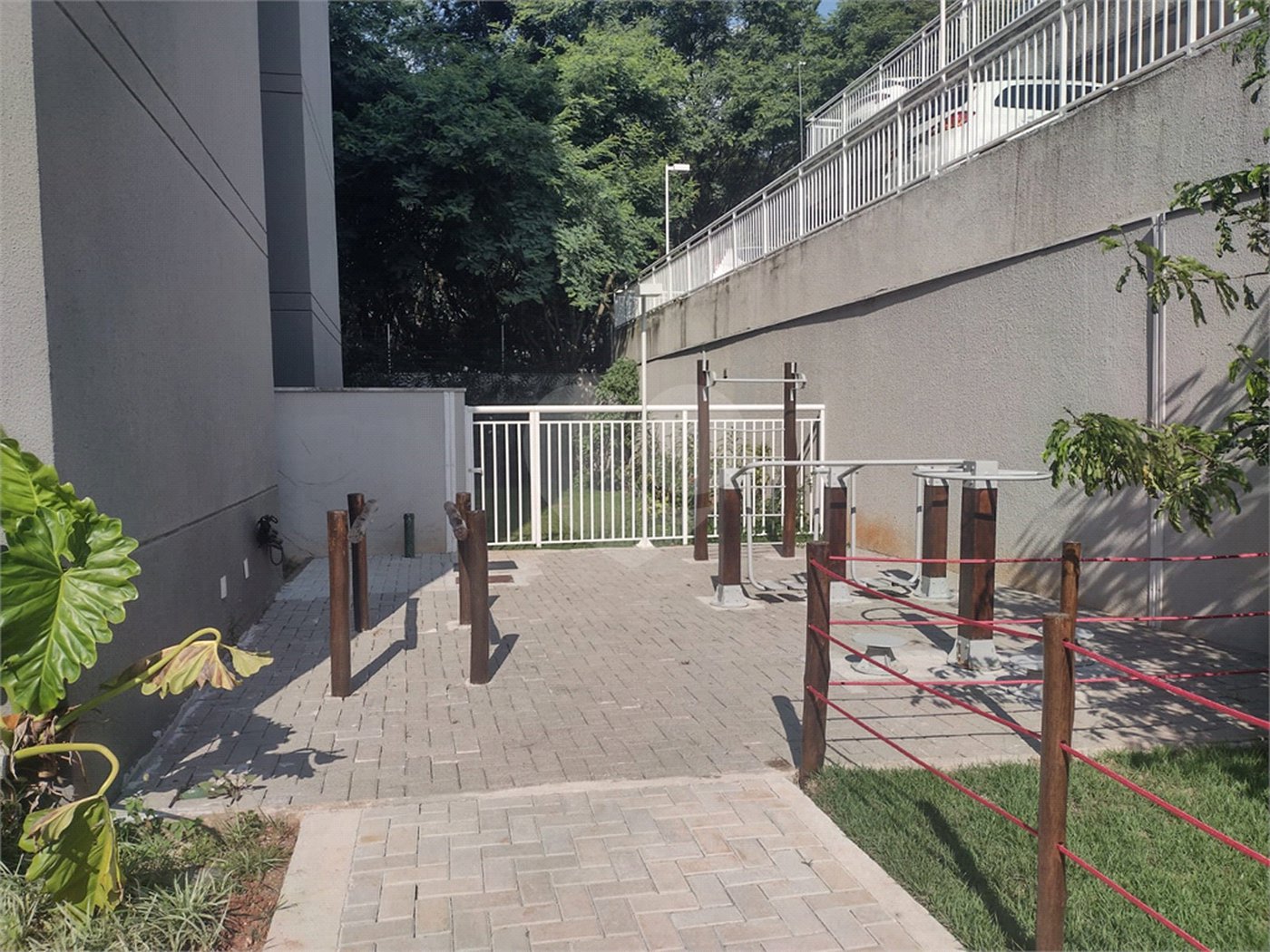 Apartamento à venda com 3 quartos, sendo 1 suíte,  em Campo Grande, São Paulo, SP