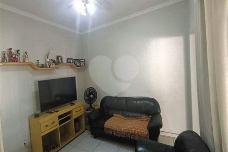 Casa Térrea à venda com 5 quartos, sendo 1 suíte, em Chora Menino, São Paulo, SP