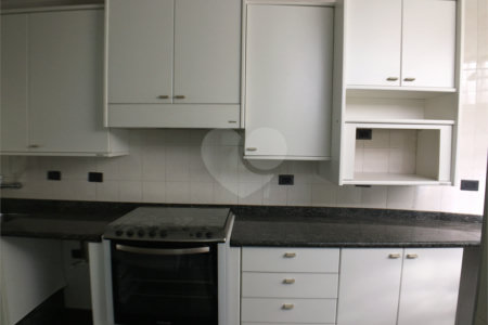 Casa à venda com 4 suítes no condomínio Estância Marambaia, Vinhedo - SP