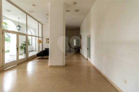 Apartamento à venda com 3 quartos, sendo 2 suítes, em Alto da Boa Vista, São Paulo, SP