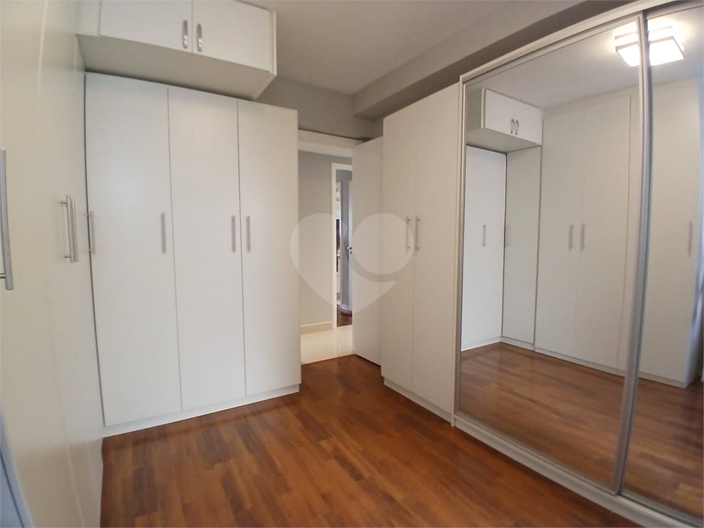 Cobertura à venda com 4 quartos, sendo 3 suítes,  em Cidade São Francisco, São Paulo, SP