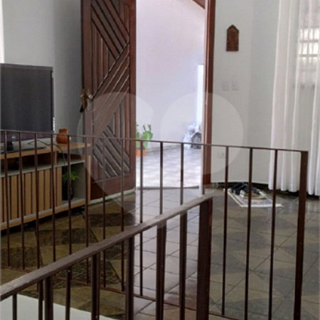 Sobrado à venda com 2 quartos em Granja Carolina, Cotia, SP
