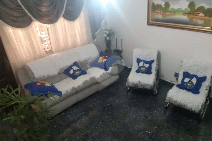 Sobrado à venda com 5 quartos, sendo 3 suítes, em Horto, São Paulo, SP