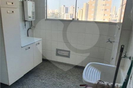 Apartamento à venda com 3 quartos, sendo 1 suíte, em Vila Paulicéia, São Paulo, SP
