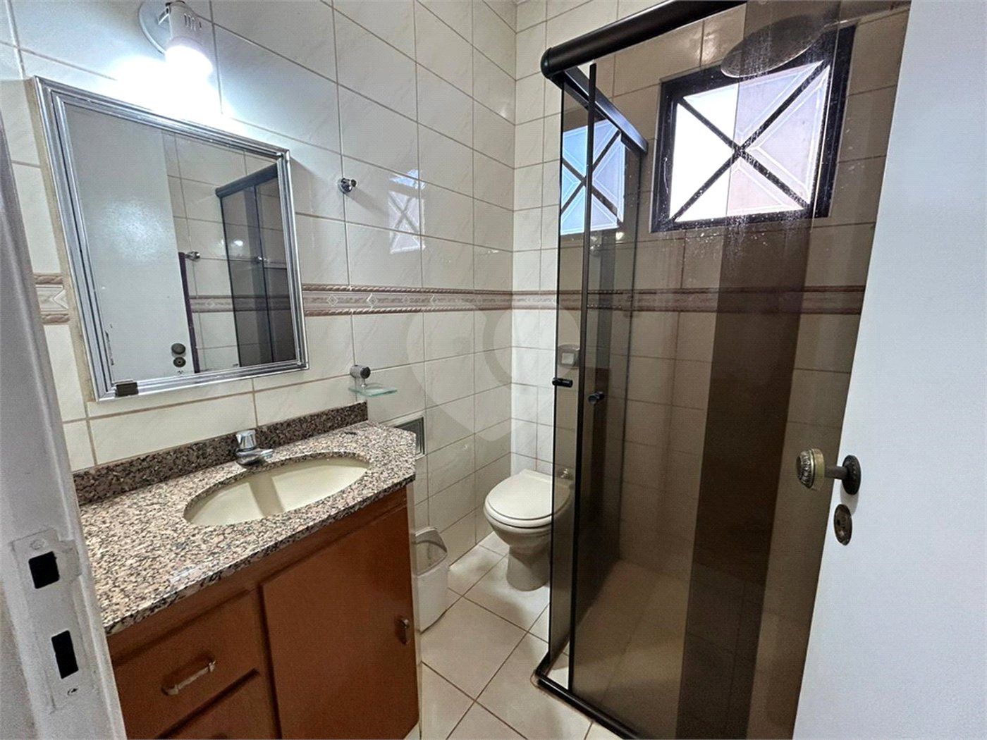 Sobrado à venda com 3 quartos, sendo 1 suíte,  em Parque dos Bandeirantes, Ribeirão Preto, SP