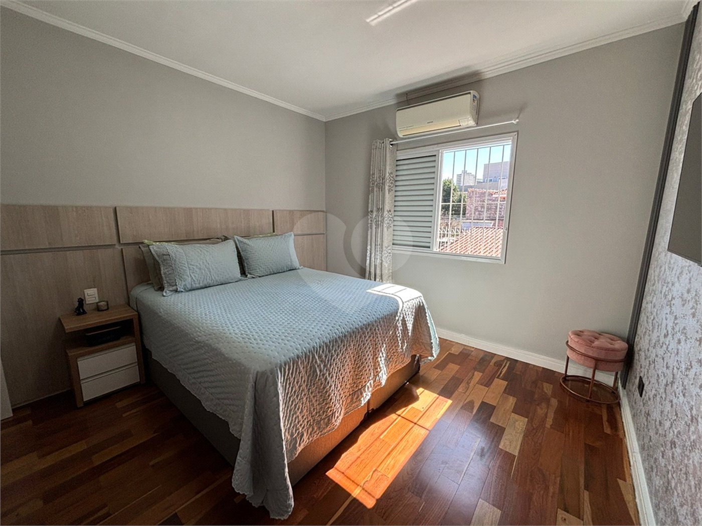 Casa à venda com 3 quartos, sendo 1 suíte, no condomínio Mira Estrela, São Paulo - SP