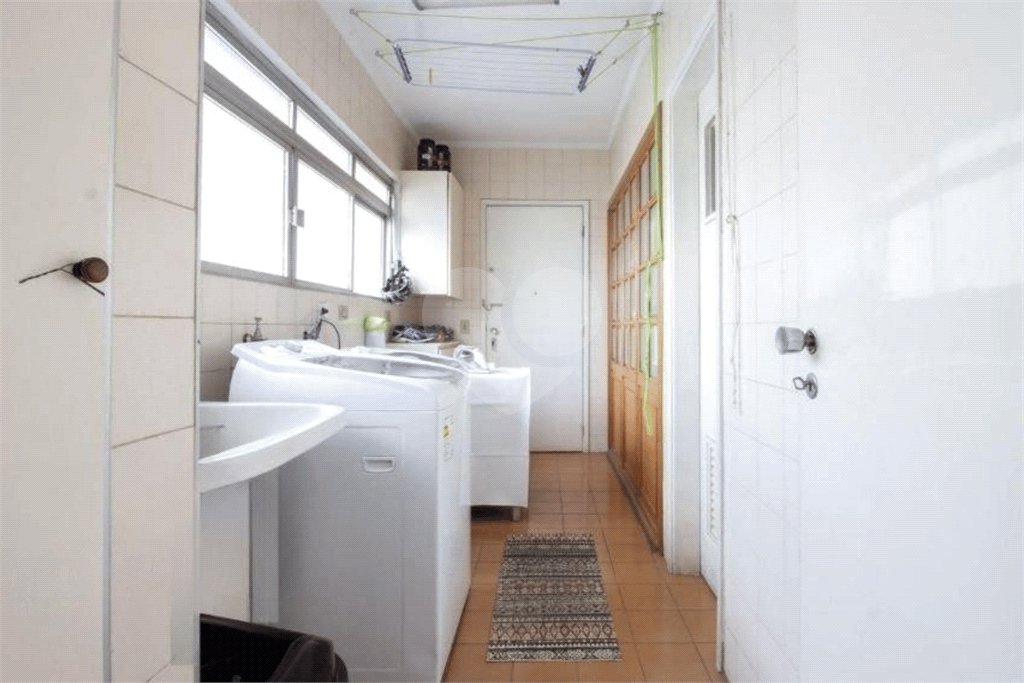 Apartamento à venda com 3 quartos, sendo 1 suíte,  em Vila Andrade, São Paulo, SP