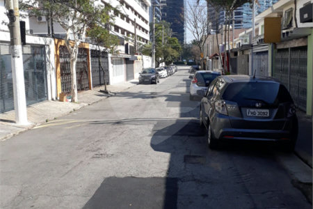 Sobrado à venda com 3 quartos, sendo 1 suíte, em Vila São Francisco (zona Sul), São Paulo, SP