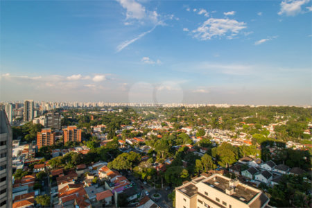 Apartamento à venda com 3 quartos, sendo 1 suíte, em Alto da Boa Vista, São Paulo, SP