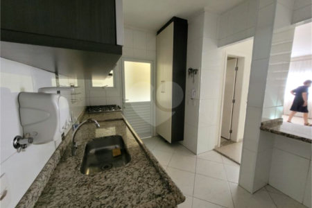 Casa à venda com 3 quartos, sendo 1 suíte,  no condomínio Maximus I, São Paulo - SP