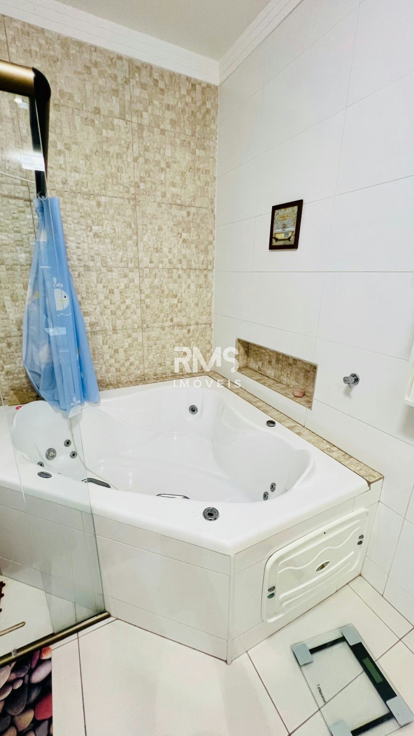 Casa à venda com 3 suítes no condomínio Granja Olga II, Sorocaba - SP