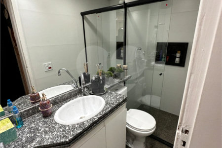 Apartamento à venda com 3 quartos, sendo 1 suíte, em Vila Regente Feijó, São Paulo, SP