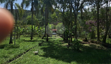 Chácara à venda com 4 quartos, sendo 1 suíte,  em Taiaçupeba, Mogi das Cruzes, SP