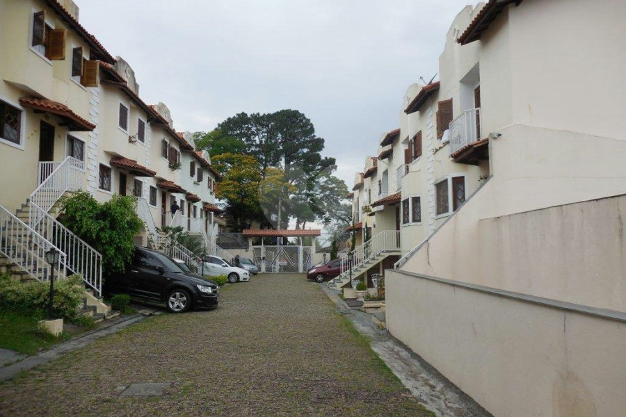 Casa à venda com 3 quartos, sendo 1 suíte, no condomínio Residencial Morada do Horto, São Paulo - SP