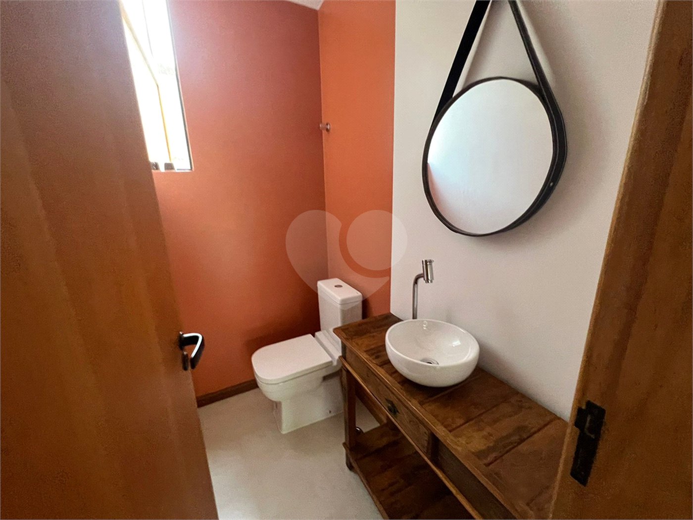 Sobrado à venda com 3 quartos, sendo 1 suíte,  em Serra da Cantareira, Mairiporã, SP