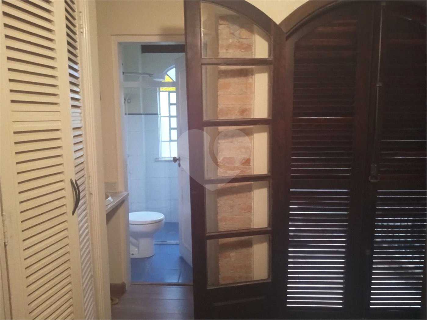Chácara à venda com 7 quartos, sendo 3 suítes, em Saboó, São Roque, SP
