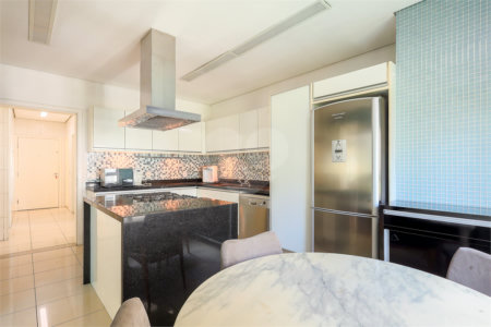 Apartamento à venda com 4 suítes,  em Jardim Paulistano, São Paulo, SP