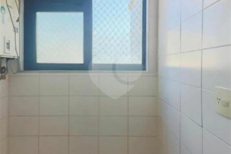 Apartamento à venda com 3 quartos, sendo 1 suíte,  em Cidade São Francisco, São Paulo, SP
