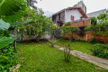Sobrado à venda com 4 quartos, sendo 1 suíte, em Campo Belo, São Paulo, SP