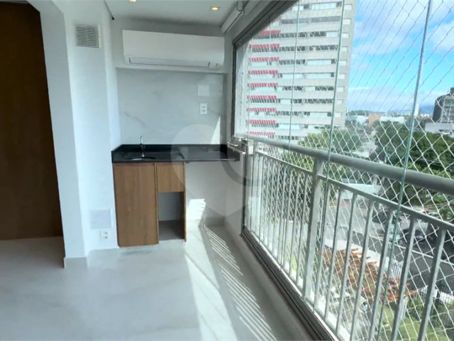 Apartamento à venda com 3 quartos, sendo 1 suíte,  em Barra Funda, São Paulo, SP