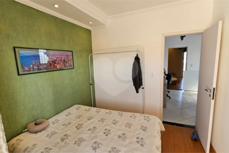 Sobrado à venda com 3 quartos, sendo 1 suíte,  em Residencial Colinas, Mogi das Cruzes, SP