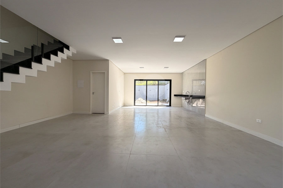 Sobrado à venda com 3 quartos, sendo 1 suíte, em Laranjeiras, Caieiras, SP