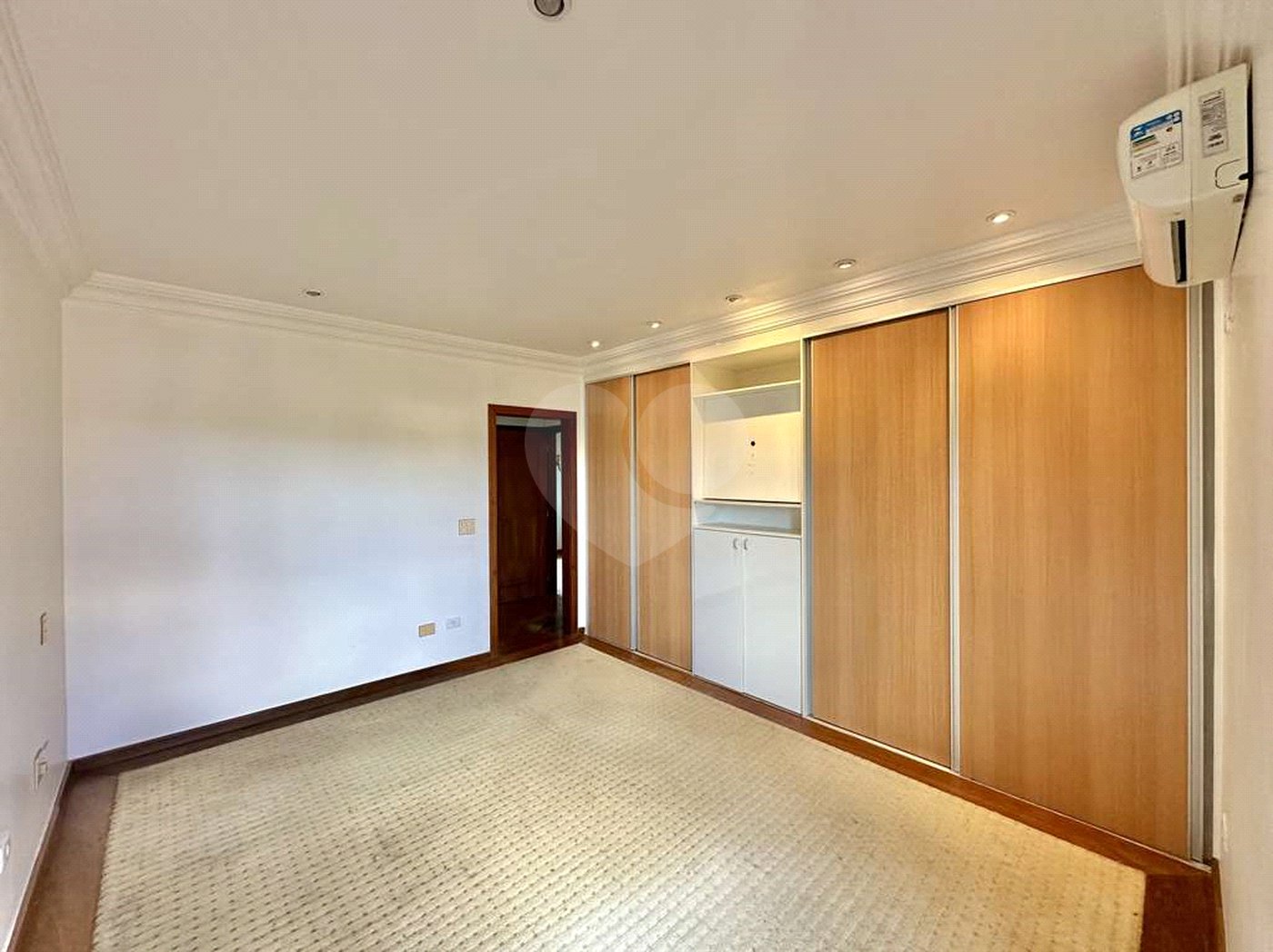 Casa à venda com 4 quartos, sendo 2 suítes,  no condomínio São Paulo Ii, Cotia - SP
