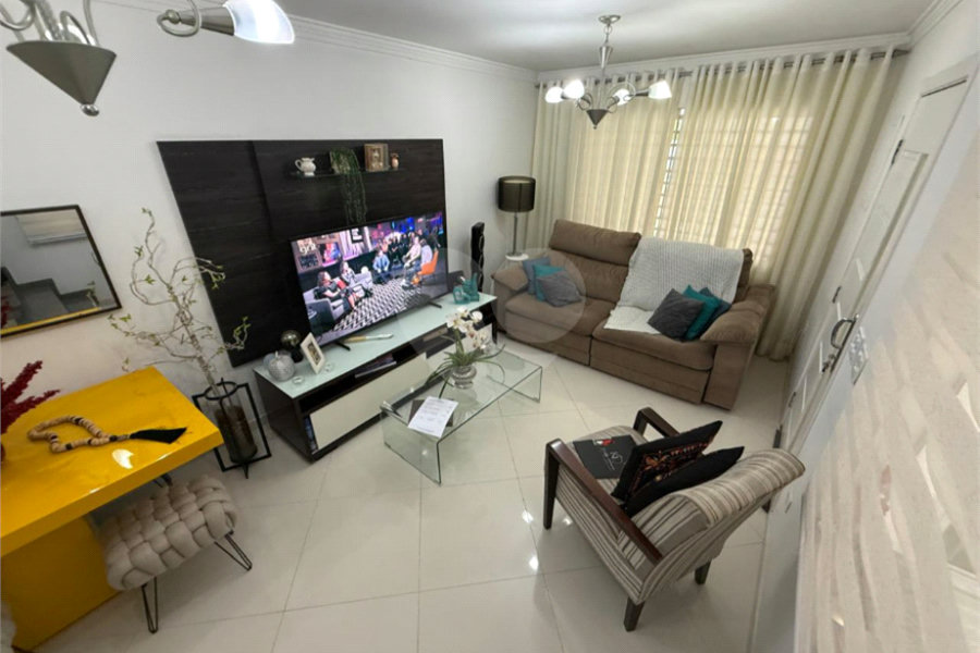 Sobrado à venda com 3 quartos, sendo 1 suíte, em Tremembé, São Paulo, SP