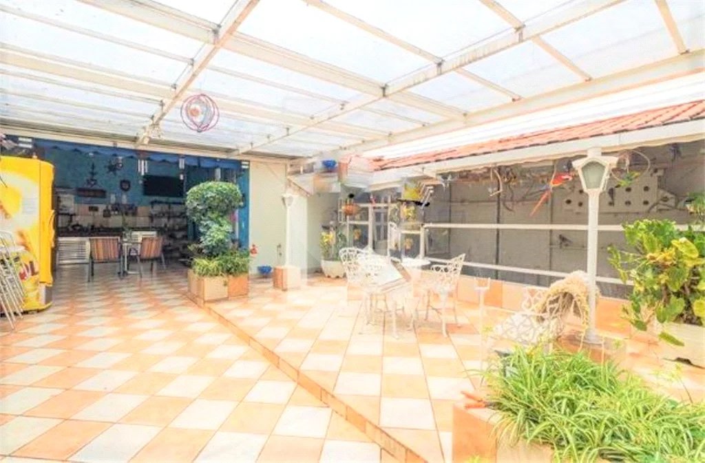 Sobrado à venda com 4 quartos, sendo 3 suítes,  em Vila Mazzei, São Paulo, SP
