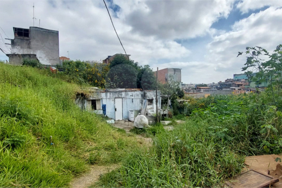 Terreno à venda em Guaianazes, São Paulo, SP