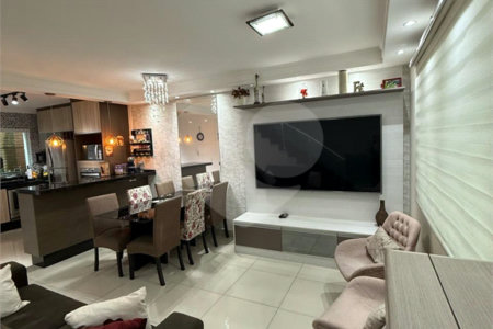 Casa à venda com 3 quartos, sendo 1 suíte, no condomínio Praça Leão, São Paulo - SP