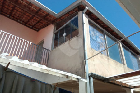 Casa térrea no Cidade Aracy .