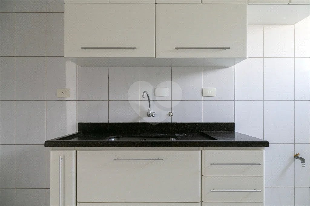 Apartamento no Cambuci com 2 dormitórios e vaga à venda