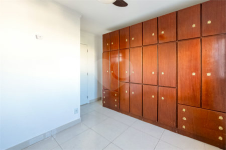 Apartamento à venda com 3 quartos, sendo 1 suíte, em Jardim Parque Morumbi, São Paulo, SP