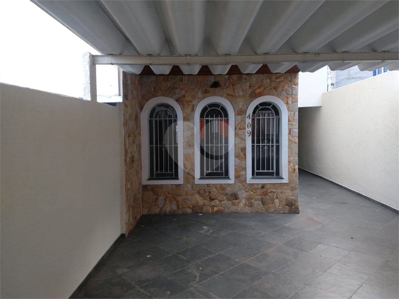 Sobrado à venda com 3 quartos, sendo 1 suíte, em Tremembé, São Paulo, SP