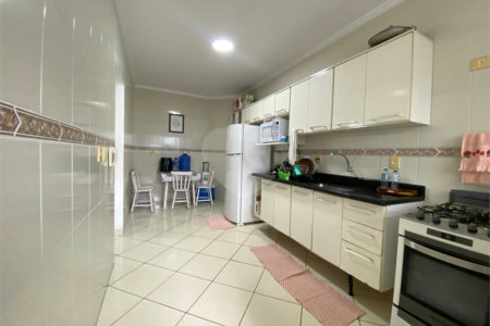 Apartamento à venda com 2 quartos, sendo 1 suíte, em Guilhermina, Praia Grande, SP