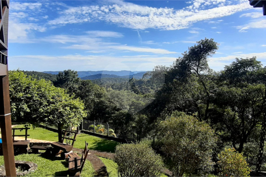 Casa à venda com 4 suítes no condomínio Parque Petrópolis 4 Secção, Mairiporã - SP