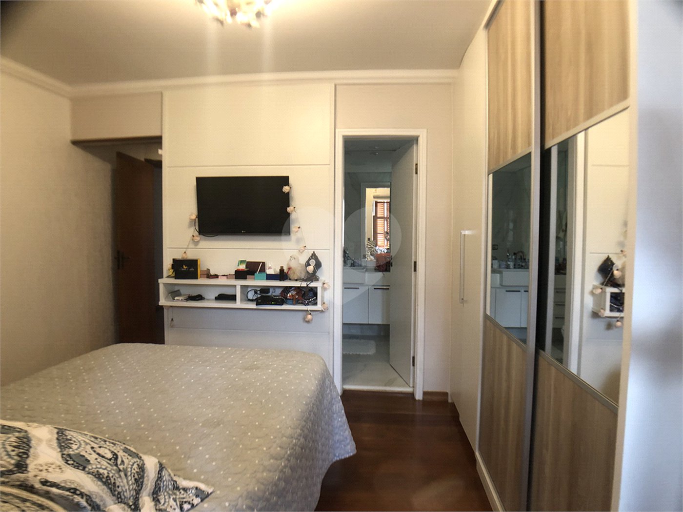 Casa à venda com 4 suítes no condomínio Residencial Floresta, São Paulo - SP