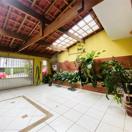 Sobrado à venda com 4 quartos, sendo 1 suíte, em Vila Gilda, Santo André, SP