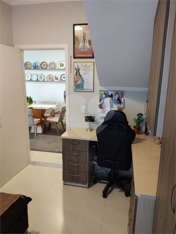 Casa à venda com 3 quartos, sendo 1 suíte,  no condomínio Residencial Jardim das Palmeiras, Vinhedo - SP