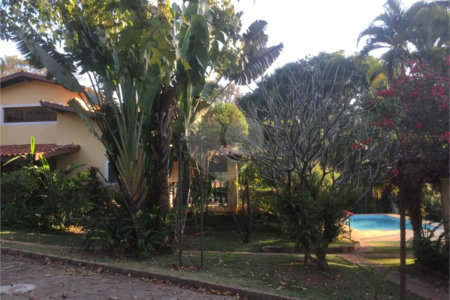 Casa à venda com 5 quartos, sendo 3 suítes, no condomínio Recanto das Flores, Indaiatuba - SP