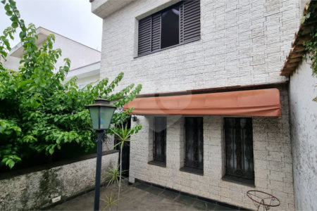 Sobrado à venda com 4 quartos em Vila Dom Pedro II, São Paulo, SP
