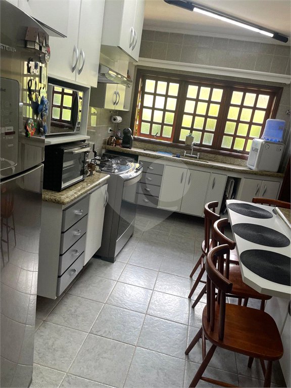 Casa à venda com 7 quartos, sendo 2 suítes, no condomínio São Joaquim, Vinhedo - SP