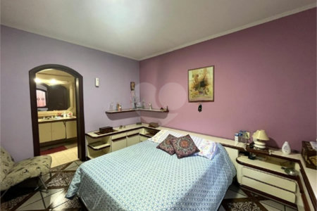Casa à venda com 4 quartos, sendo 2 suítes, em Vila Rosália, Guarulhos, SP