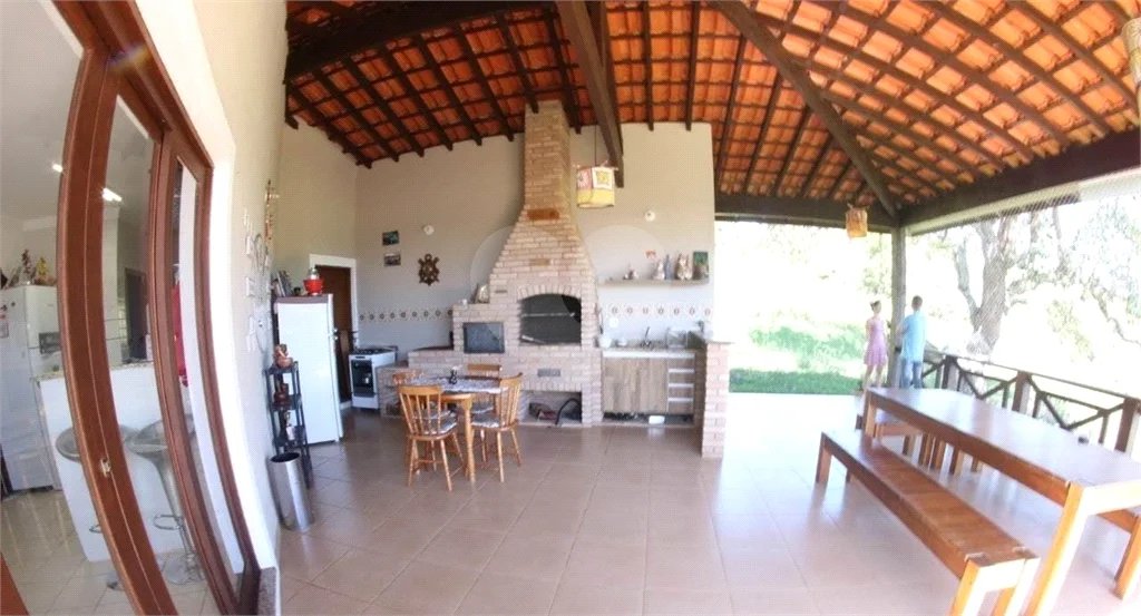Casa à venda com 4 quartos, sendo 3 suítes, no condomínio Parque dos Manacas, Jundiaí - SP