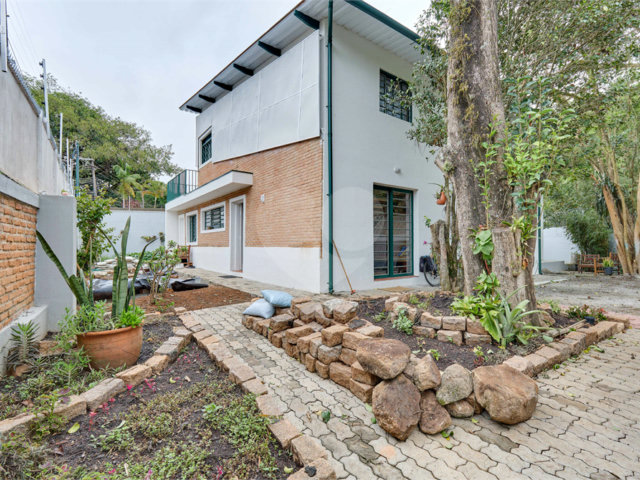 Casa para alugar com 5 quartos, sendo 3 suítes,  em Chácara Monte Alegre, São Paulo, SP