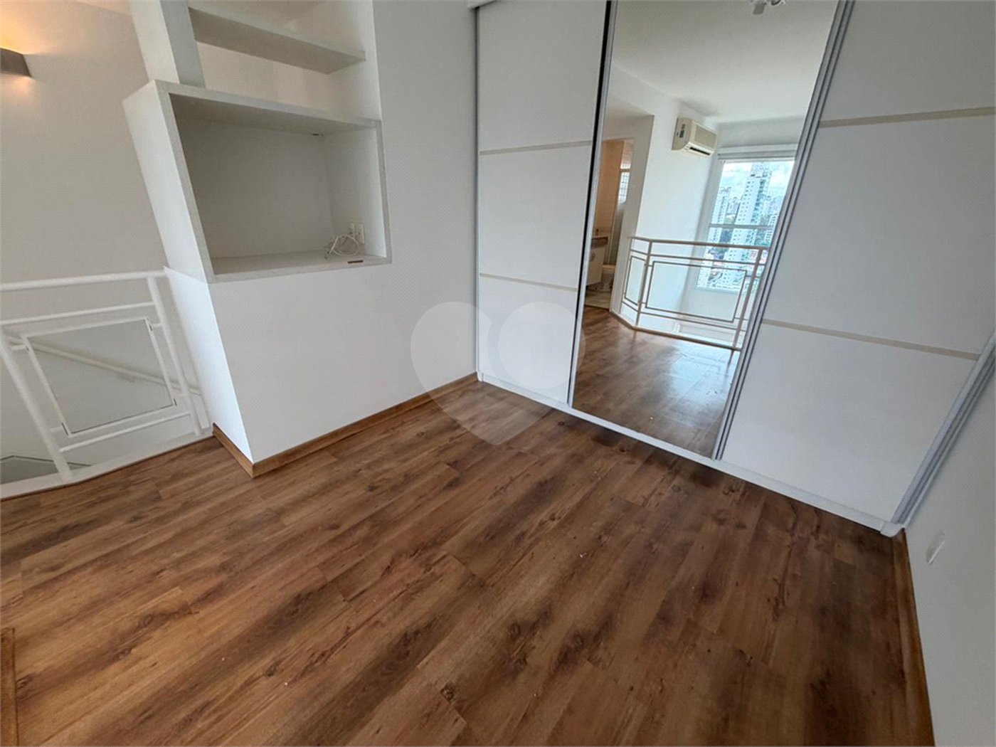 Duplex à venda ou para alugar com 1 suíte em Vila Nova Conceição, São Paulo, SP