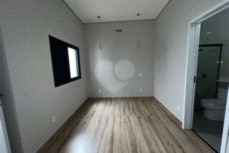 Casa à venda com 3 quartos, sendo 1 suíte, no condomínio Horto Florestal Villagio, Sorocaba - SP